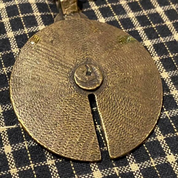 Floating Necklace on Purple Wire Approx 19 inches 5/$25 - Picture 3 of 3